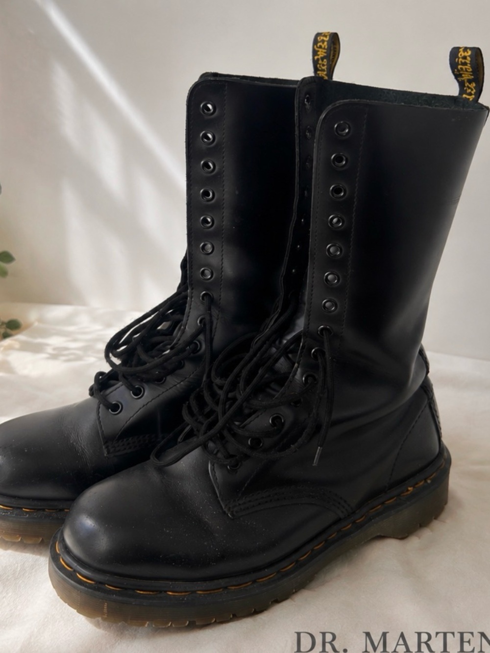 Vintage Dr. Martens 14-Eye Boots Made in England Women’s US 10 🖤